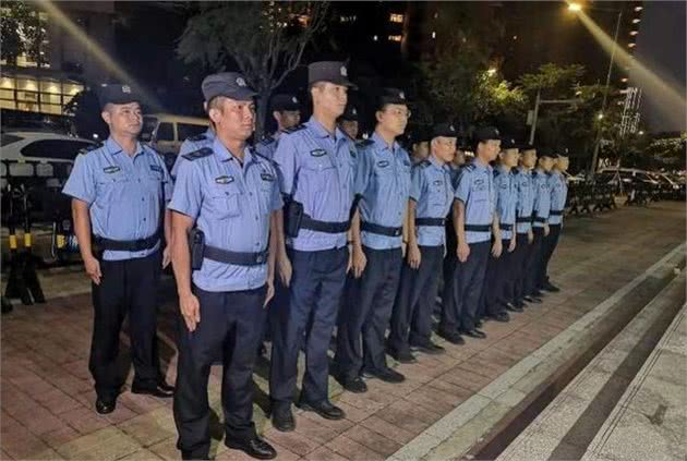 养犬未登记当场被带走!广州警方展开养犬管理专项整治持续至年末