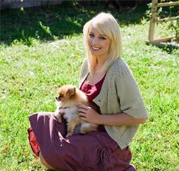 你家的狗狗会吃草吗？家长们要注意，多是它身体出状况了！