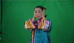苑琼丹帮艾威照顾爱犬，遛超巨型伯恩山不成反被遛，路人表情亮了