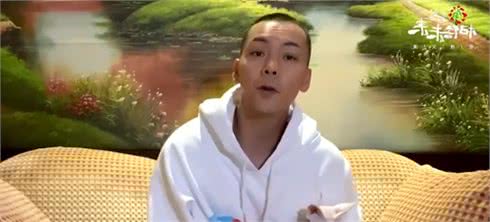 德文卷毛猫？就是被陈伟霆唱到睡着的那只……