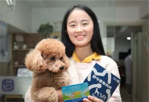 一眼就暴露你养狗了，这5个特征，藏都藏不住