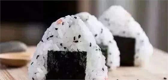 狗狗的牙齿清洁很重要，因为牙垢危害可不小