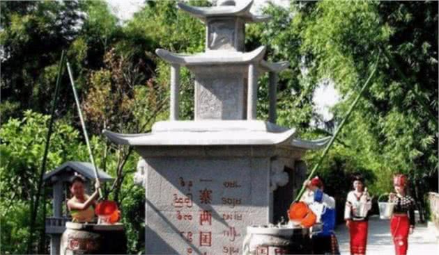 中国“没面子”的国界线，村民每天出国购物，一不留神狗就叛变了