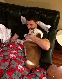 克莱和他的爱犬Rocco：一起度过的漫长岁月