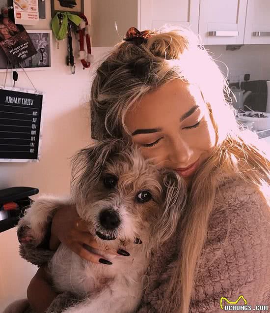 神迹！美国少女爱犬离世悲痛欲绝，几小时后竟在天上发现爱犬笑容