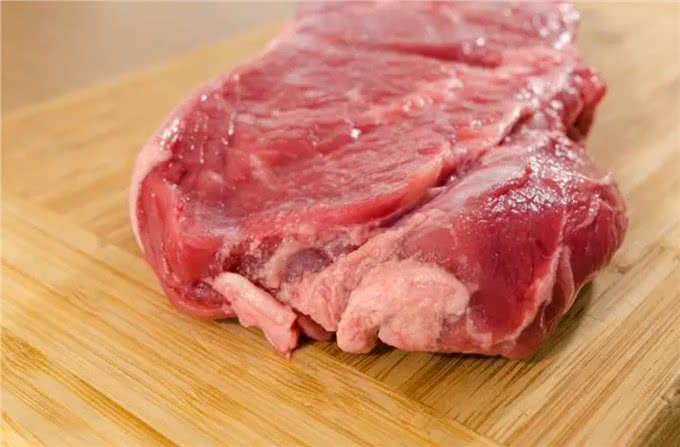 探秘罕见的狗狗饮食习惯:研究富有挑战性的自然食物