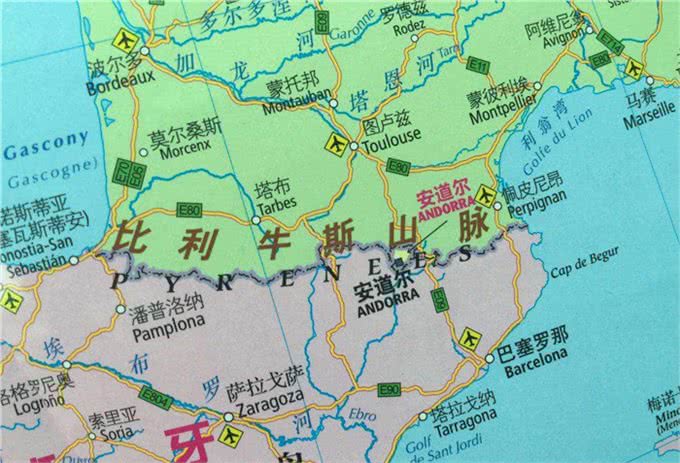 丹麦不但有好吃的生蚝,还有好吃,不,好棒的狗狗!