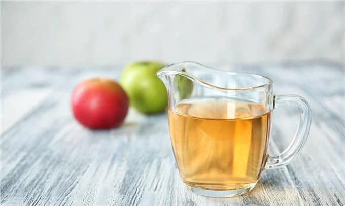 狗狗身上臭烘烘，家里也是一股狗味，主人应该怎么办?