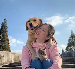 这年头，连狗都开始养生泡脚了，是我们跟不上时尚