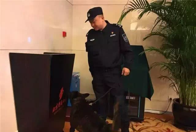 警犬克拉达的三生三世