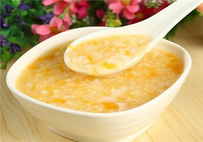 家有爱宠：小狗吃什么食物好?不同阶段补充营养的食物