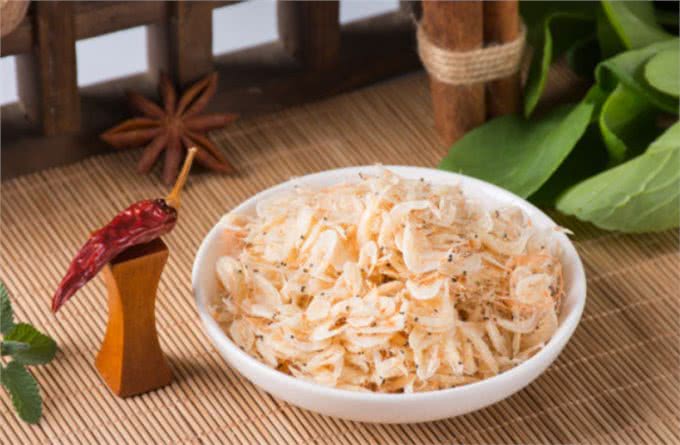 金毛后腿O型腿是怎么回事