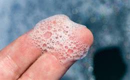 狗狗吐黄水带泡沫，农民兄弟教你咋解决