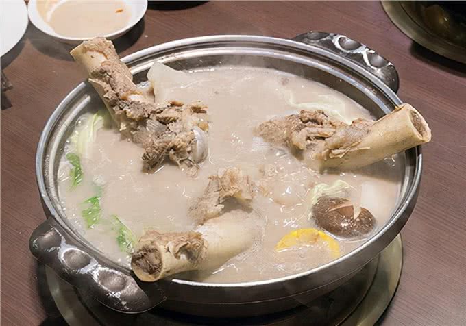 养狗经验分享：狗多长时间来一次月经?跟女生的生理期有什么区别