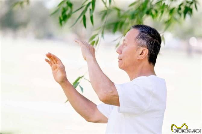 运动虽能养生，但提醒中老年人：运动时需注意这些事，否则易伤身