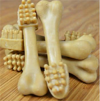 狗狗的零食磨牙棒对于狗狗来说竟然有这么大的潜在危险