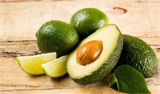 狗狗也可以吃水果，但是这5种水果千万要小心，正确选择很重要!