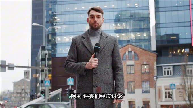 狗狗选美大赛:女主人带胖狗去参赛，结果全场都安静了