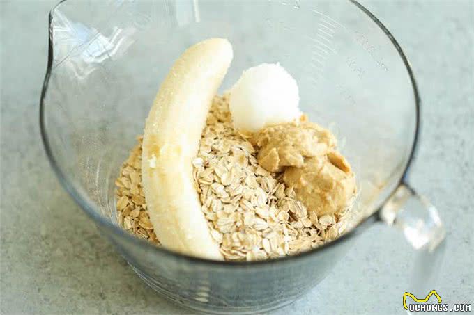 我们的燕麦早餐，可以跟狗狗进行分享吗?狗狗需要燕麦里的营养吗