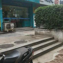 咪狗宠物医院:南京市鼓楼区南瑞路/新模范马路附近