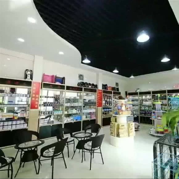 爱特宠物乐园(新华路店):平顶山市卫东区卫东区中心城区附近