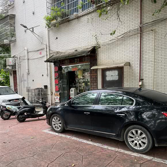 世宠优品:柳州市城中区市中心附近