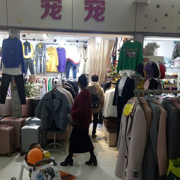 宠宠:昆明市五华区南屏步行街附近