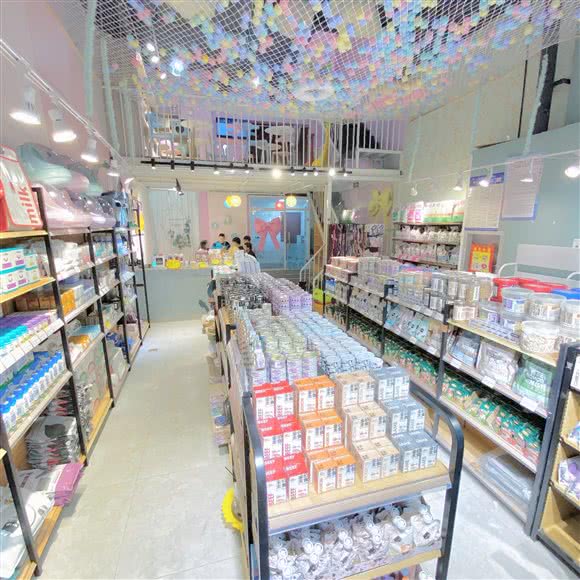 多宝名宠生活馆概念店:乌鲁木齐市沙依巴克区万达广场附近